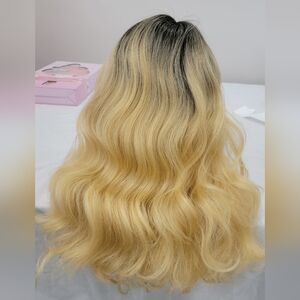 ISIS StyleMix Human Hair Blend Wig 18" Wavy Ombre Black Blonde Middle Part Cap